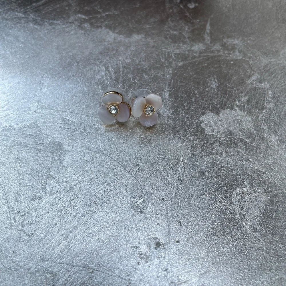 Kate Spade disco pansy stud Earrings - Picture 3 of 3